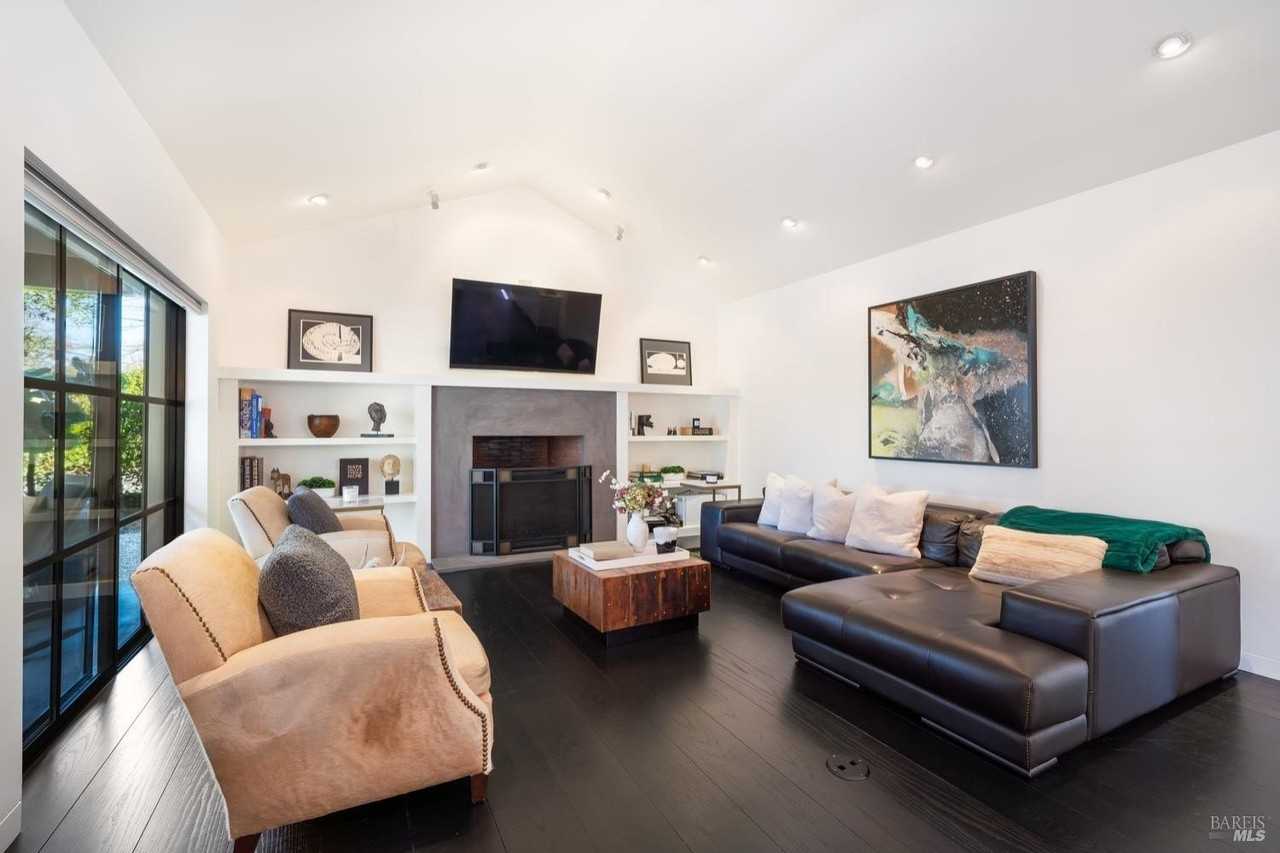 1811 Hillview Pl - Photo 6 of 41