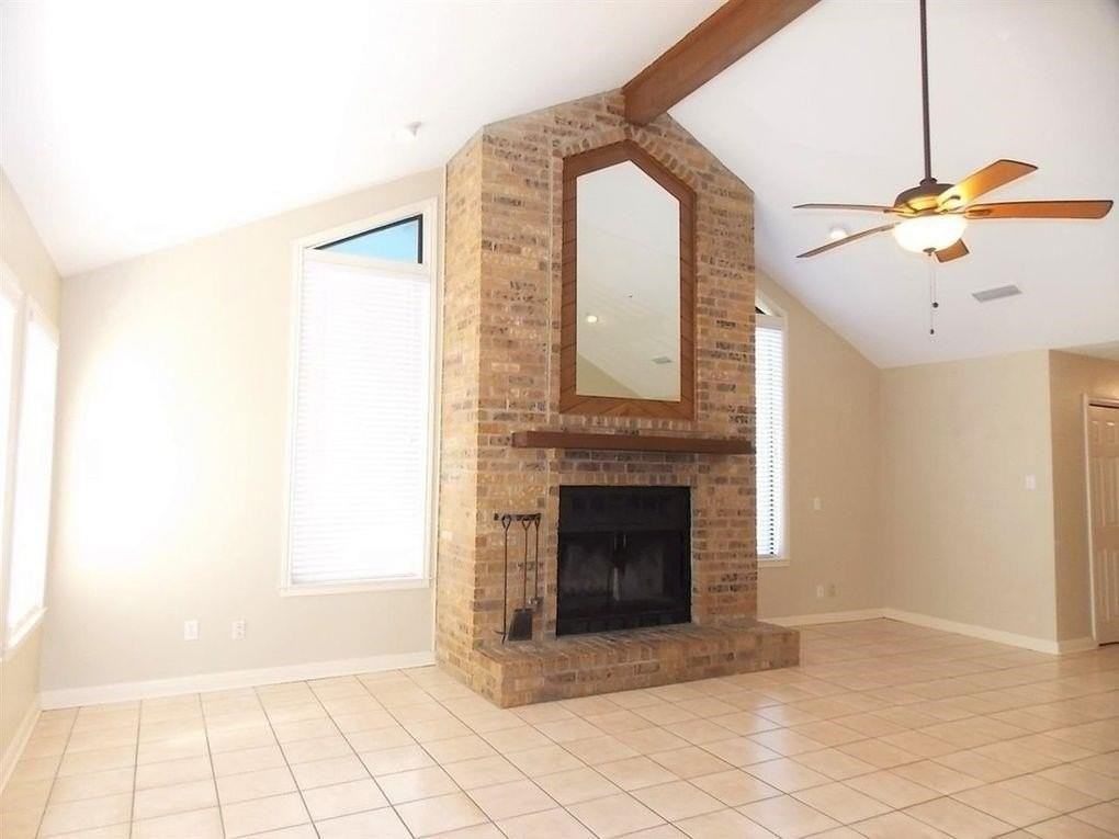 9280 Manion Dr - Photo 2 of 10