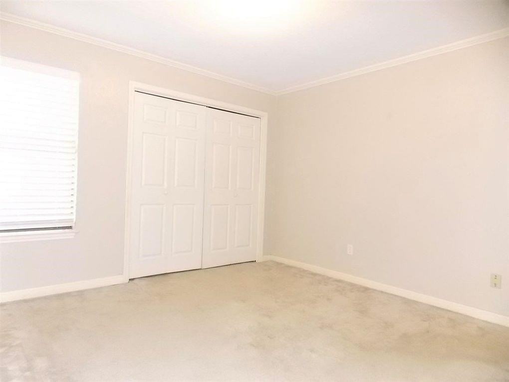 9280 Manion Dr - Photo 7 of 10