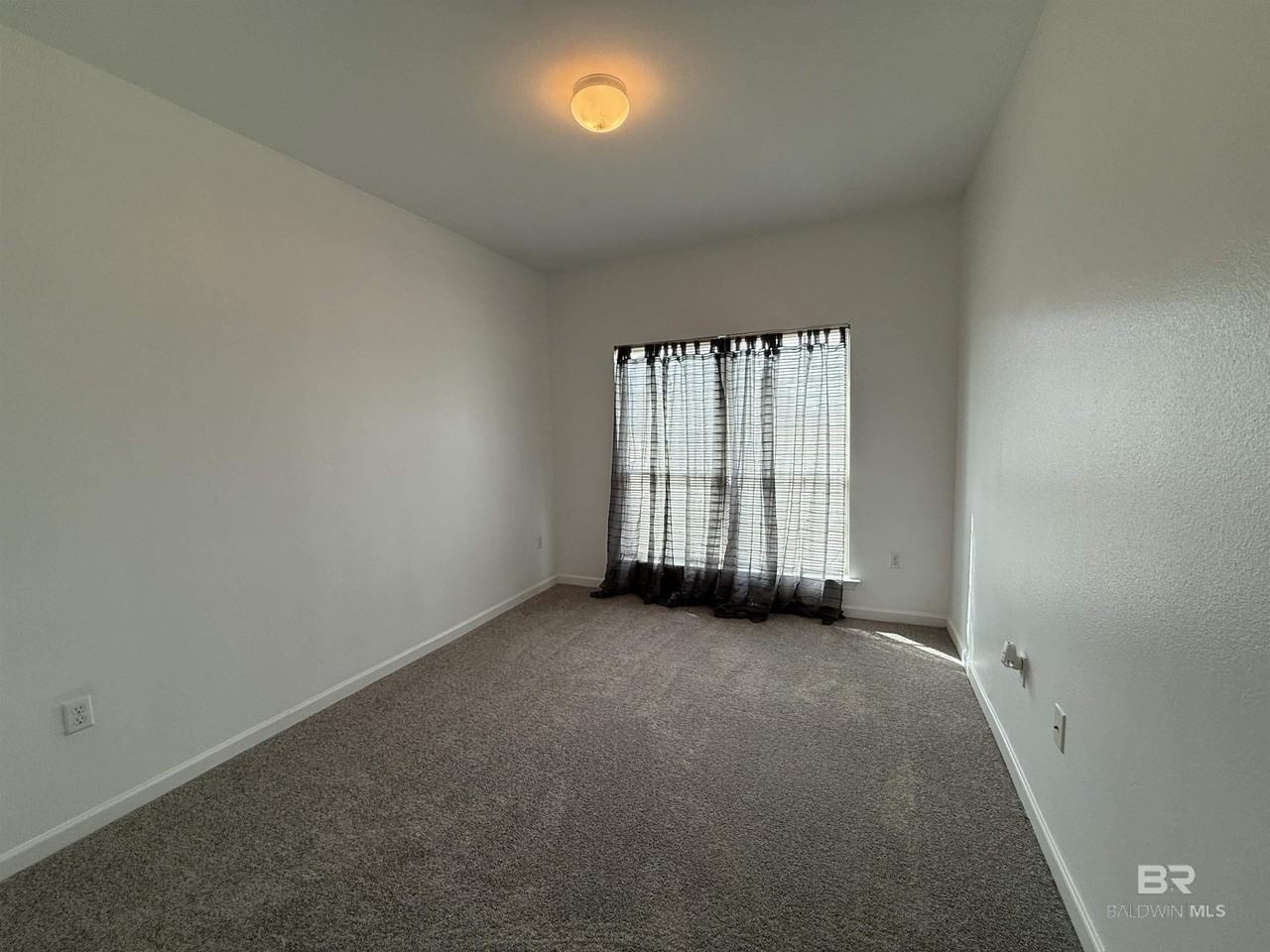 10720 Dunmore Dr - Photo 5 of 15