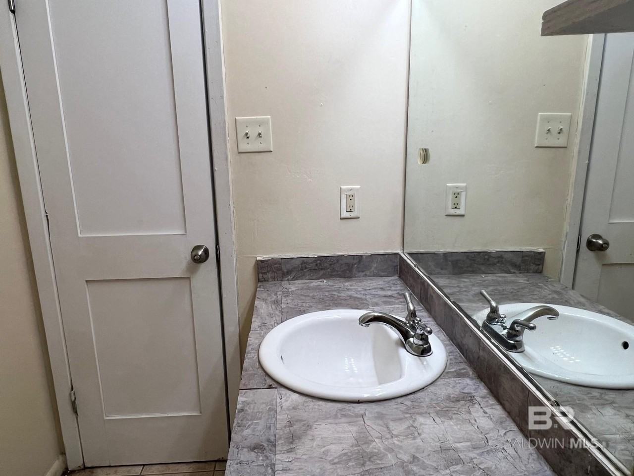 72 Grimes Ln - Photo 3 of 12