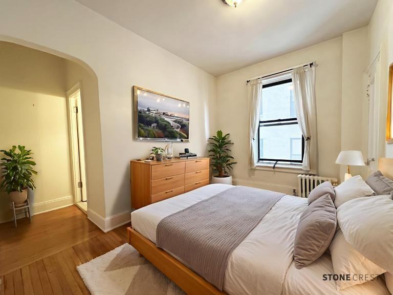 418 Central Park W - Photo 2 of 8