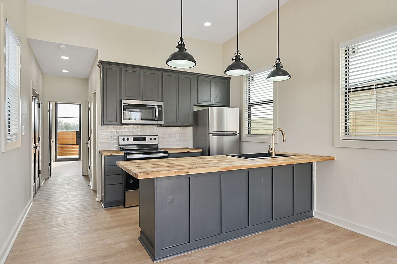 23900 Old Highway 6 #B - Photo 5 of 8