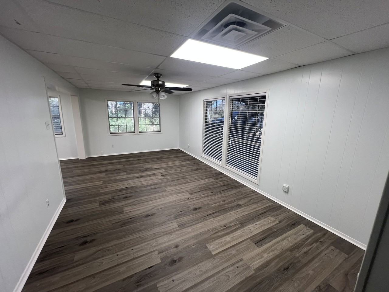 11106 N Dowling Rd - Photo 4 of 8