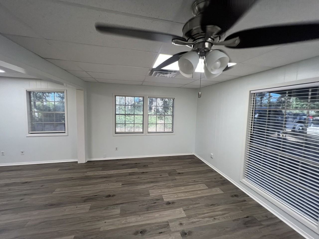 11106 N Dowling Rd - Photo 6 of 8