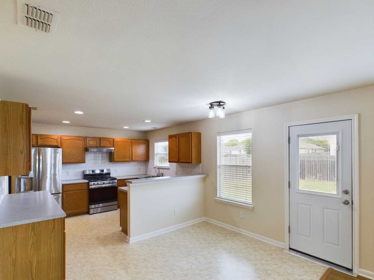 15123 Meredith Ln - Photo 7 of 8