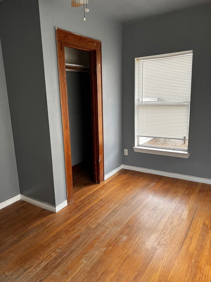 4101 College Main St - Photo 7 of 8