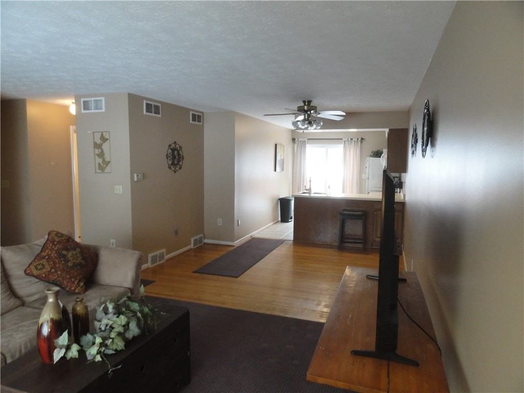 64 Greenway Blvd - Photo 6 of 33