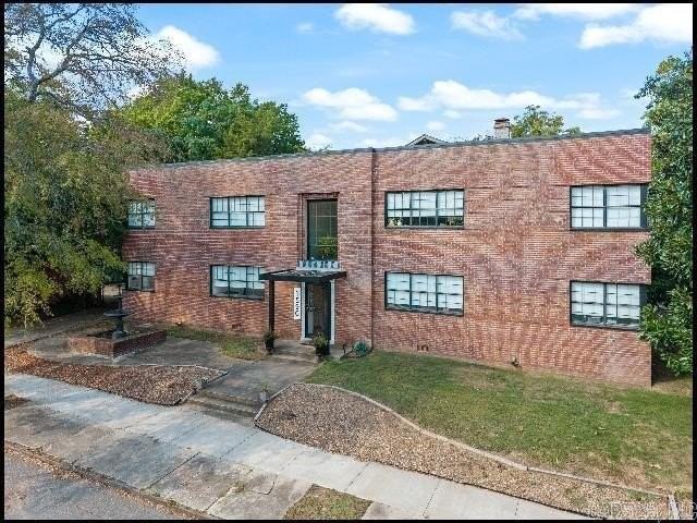 1520 Broadway St Apt B - Photo 2 of 15