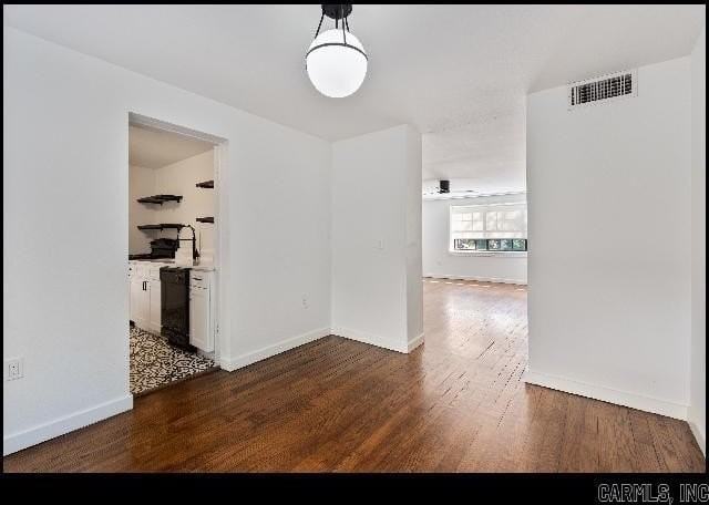 1520 Broadway St Apt B - Photo 7 of 15