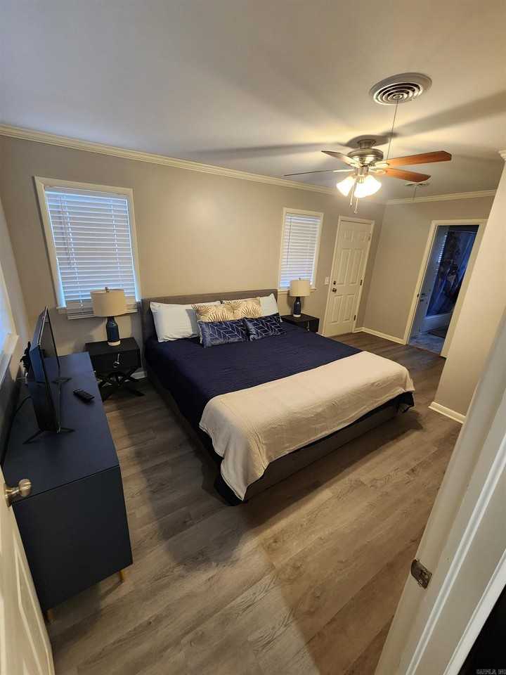 410 Maple Ave - Photo 6 of 10