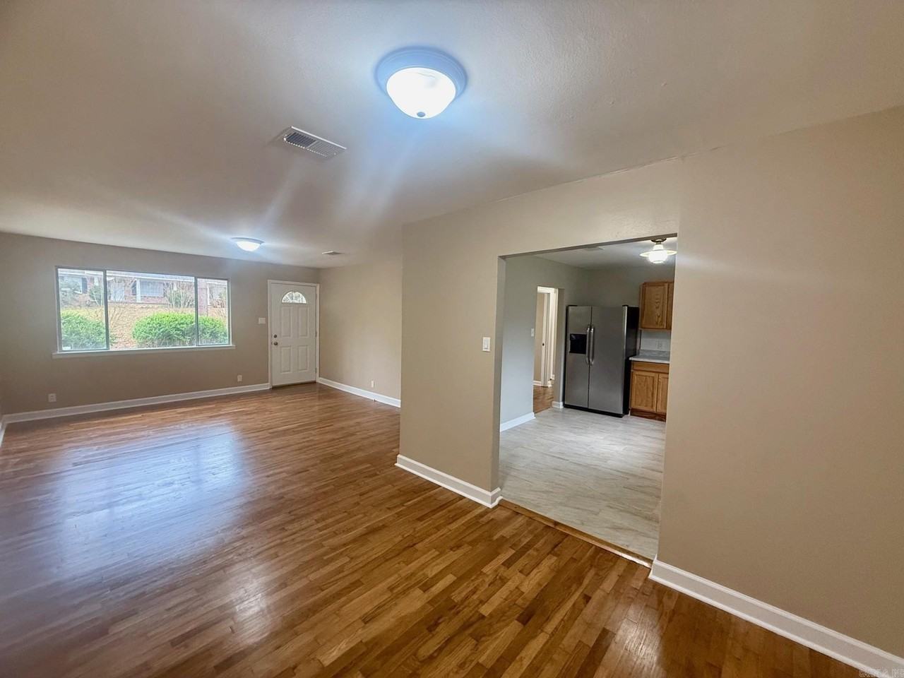 150 Sun St - Photo 4 of 9