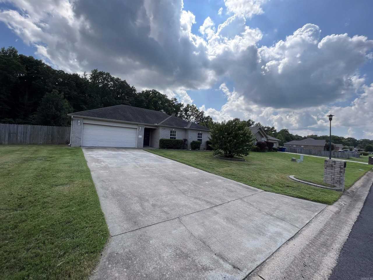 52 W Plaza Blvd - Photo 2 of 22