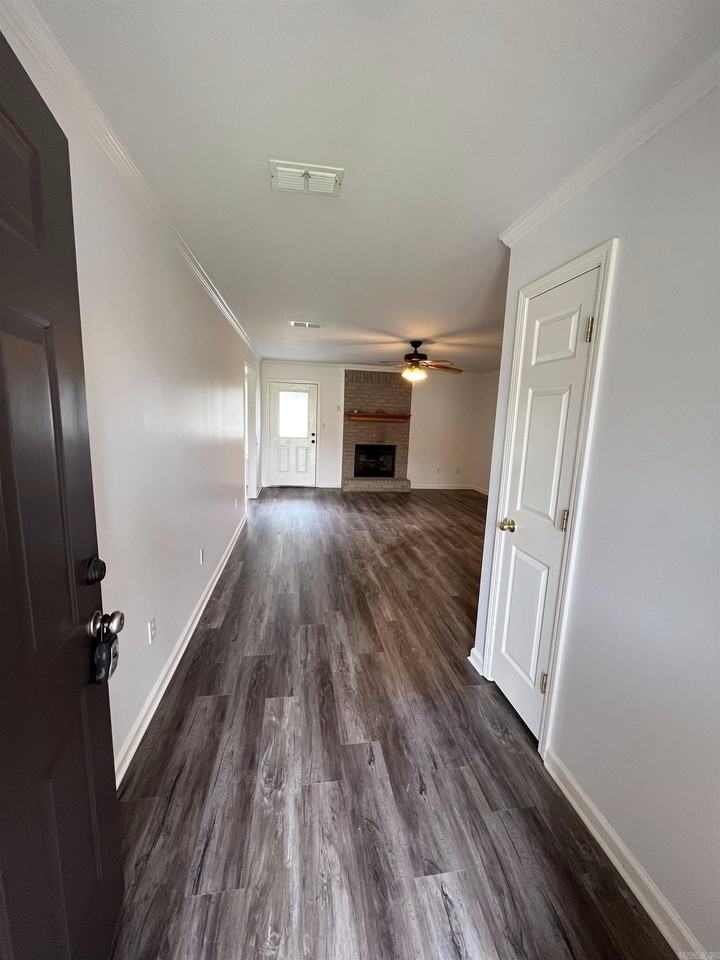 52 W Plaza Blvd - Photo 3 of 22