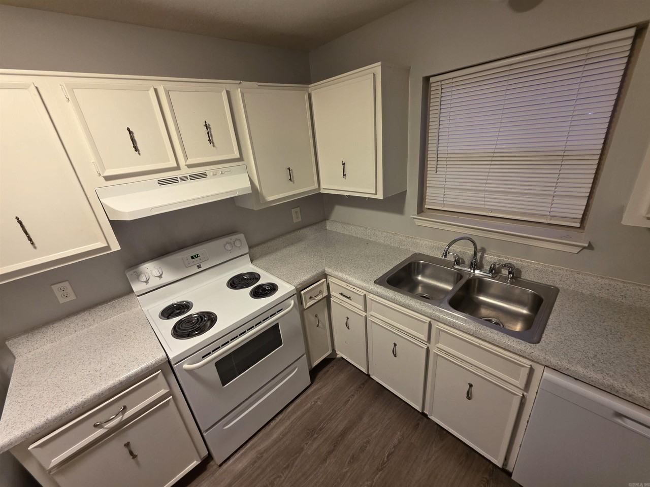 12 Edgehill Cv - Photo 7 of 13