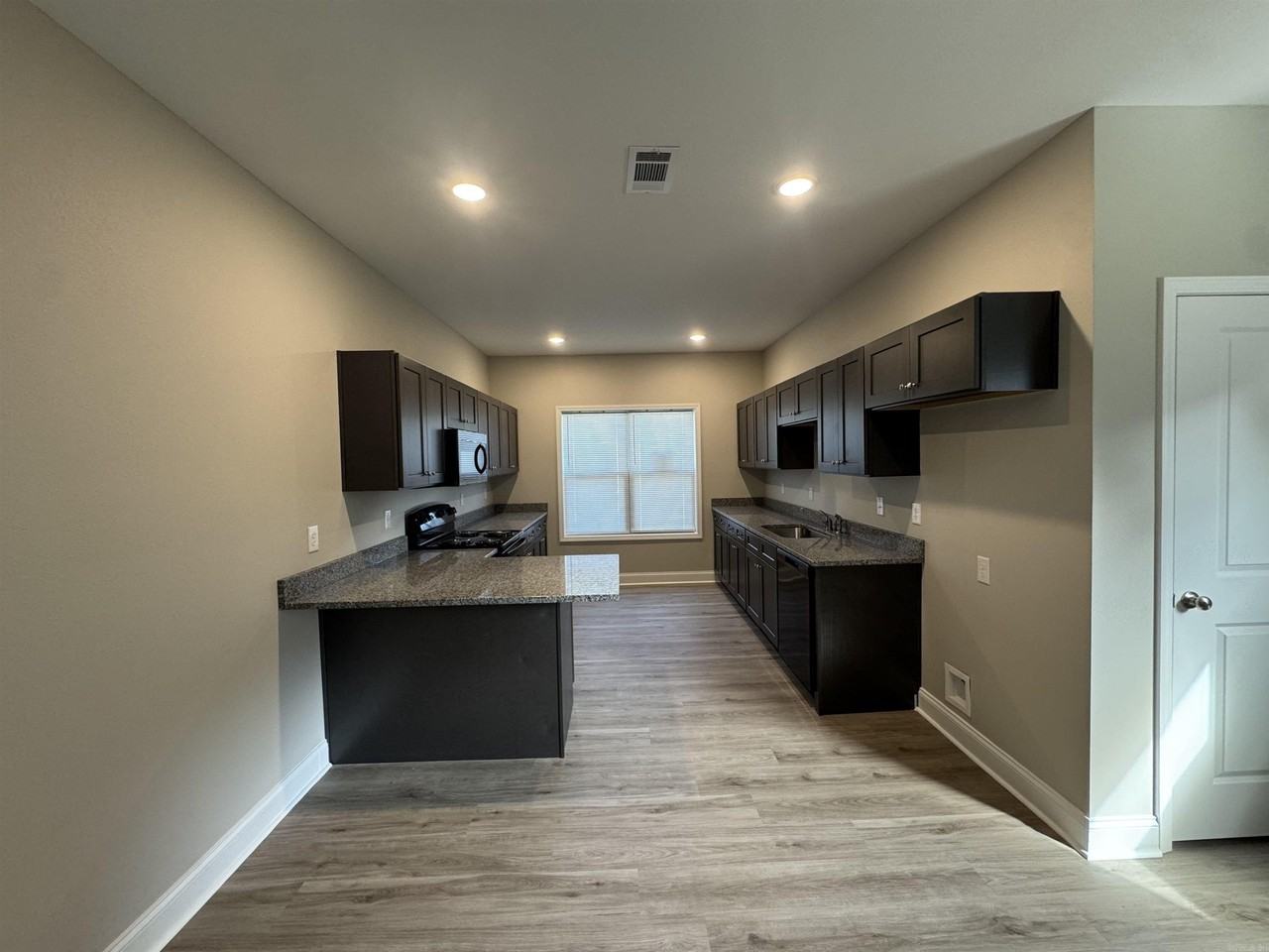 817 Ellis St - Photo 3 of 13