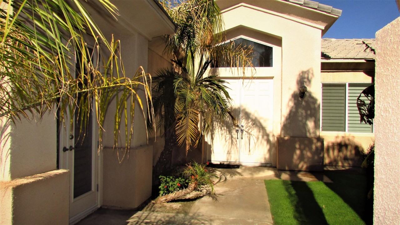 34 Paris Way - Photo 3 of 35