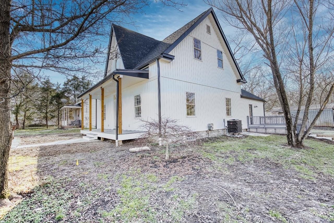 353 S Main St - Photo 4 of 38