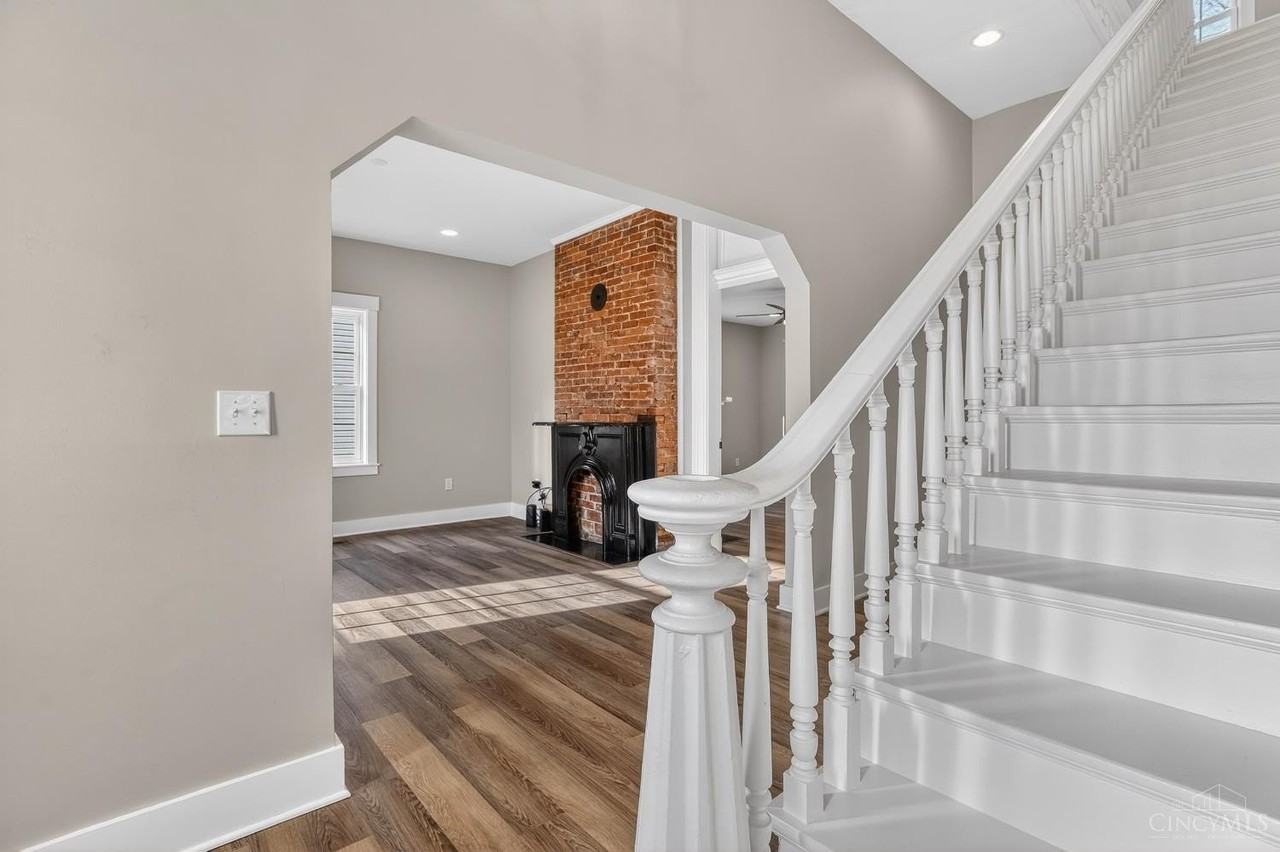 353 S Main St - Photo 6 of 38