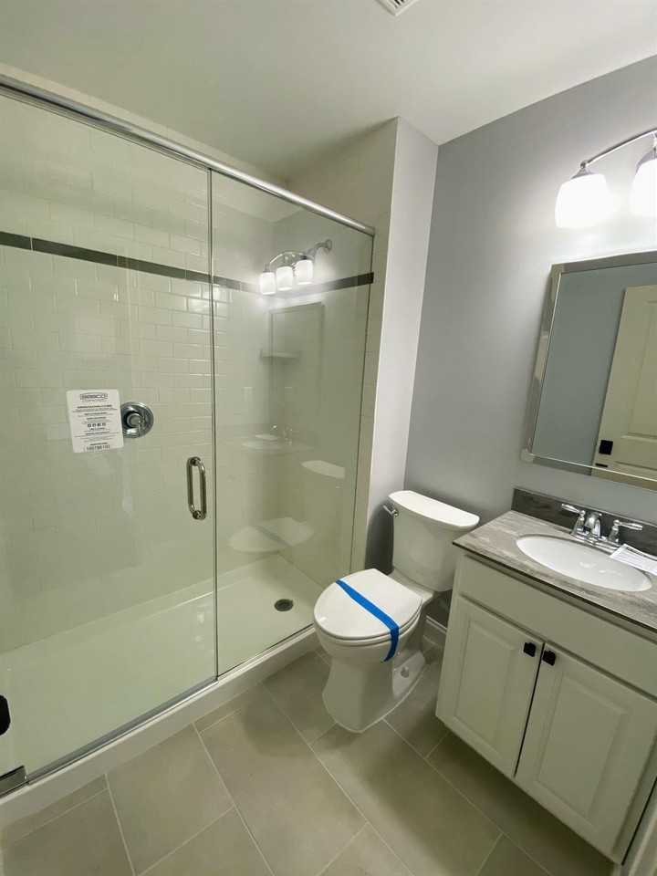 5025 Barrow Ave Apt 7 - Photo 7 of 13