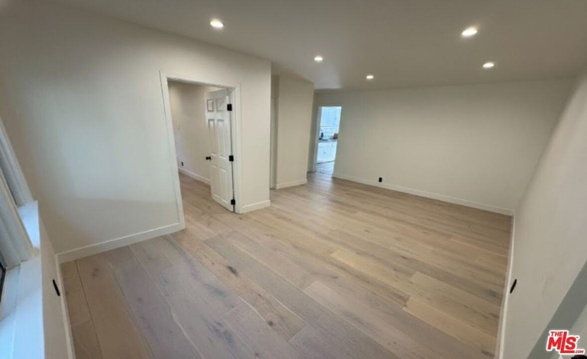 1534 N Mariposa Ave - Photo 3 of 12