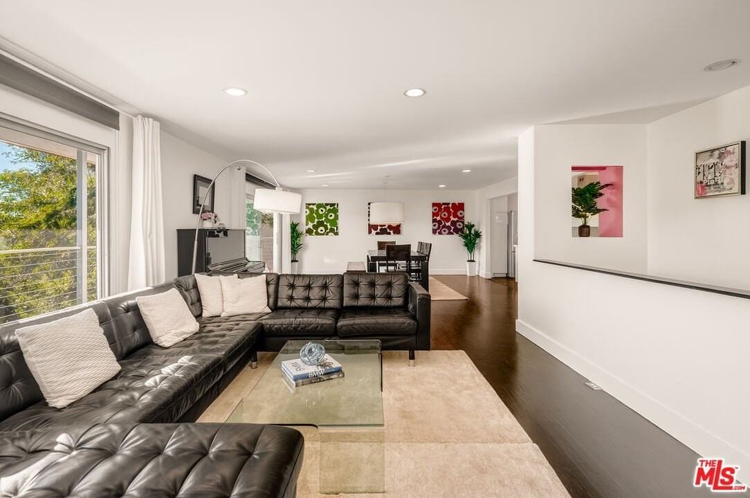 2388 Kimridge Rd - Photo 4 of 50