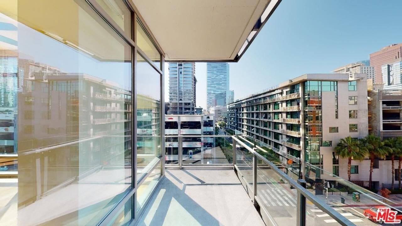 1100 S Hope St Apt 616 - Photo 5 of 50