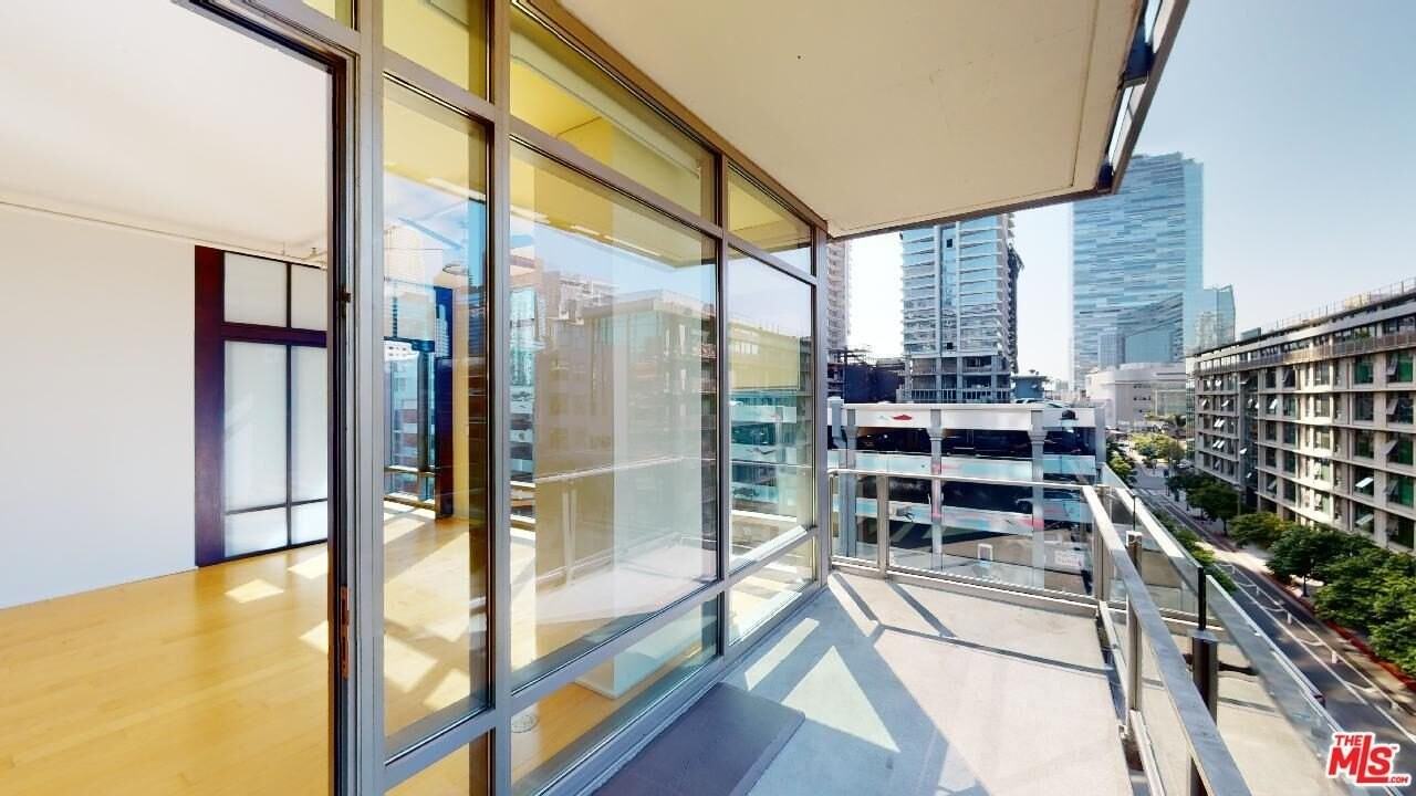 1100 S Hope St Apt 616 - Photo 6 of 50