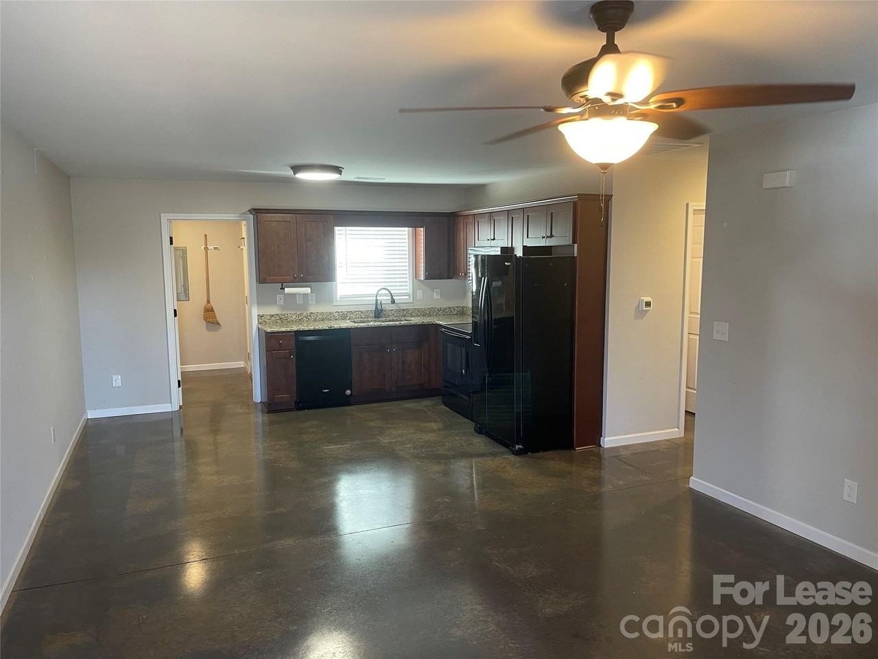 4427 Dillbrook Ln - Photo 2 of 10