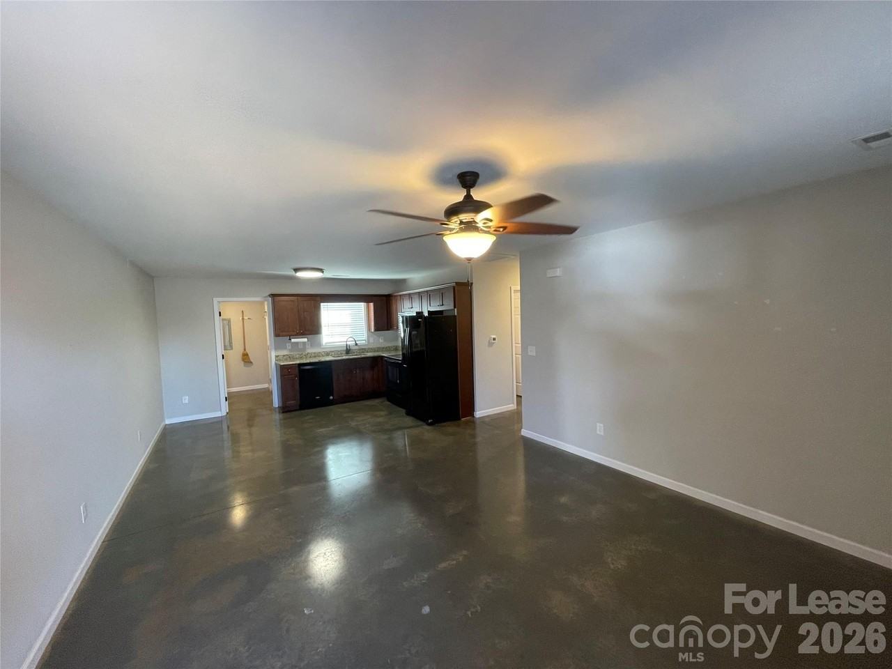 4427 Dillbrook Ln - Photo 3 of 10