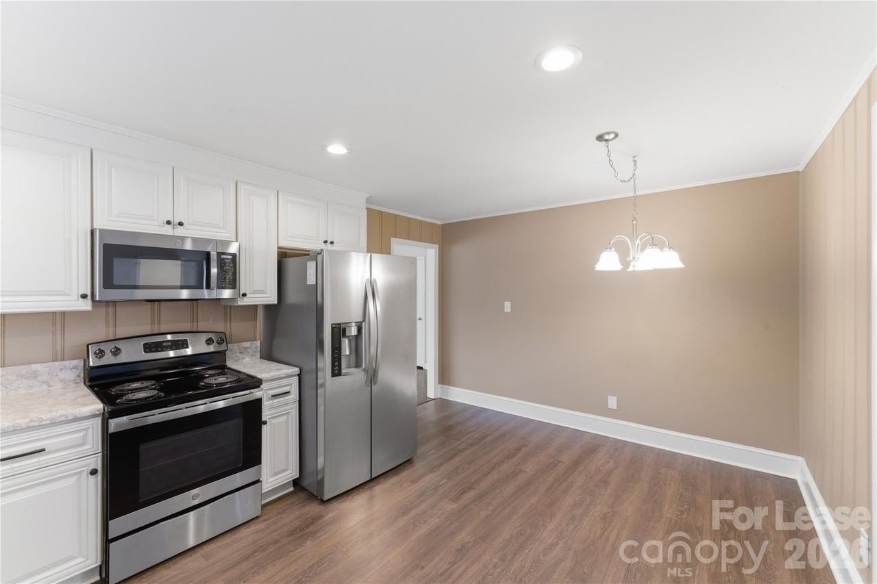 4000 Fieldcrest Rd - Photo 2 of 39