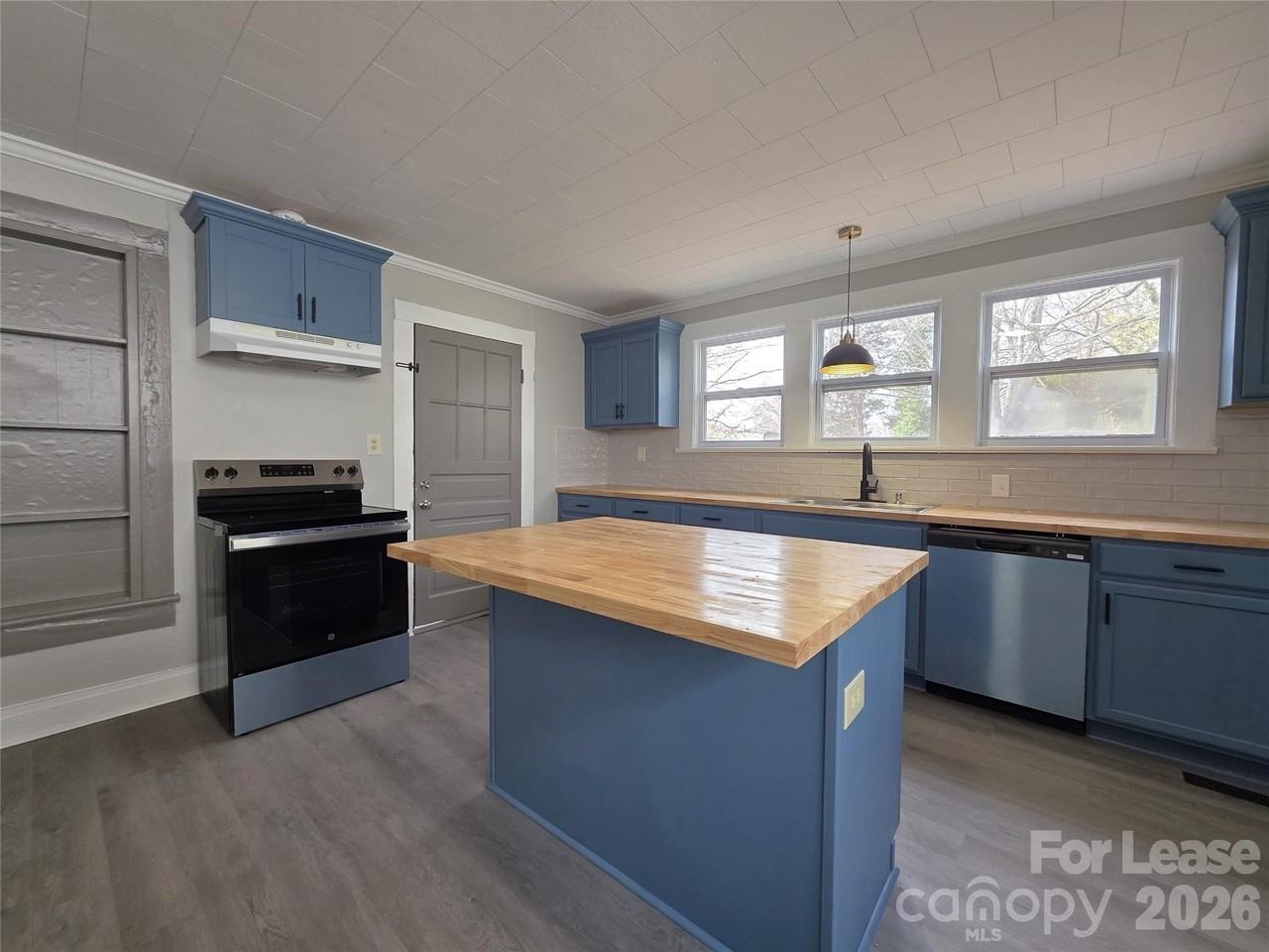 1212 N Church St - Photo 5 of 20