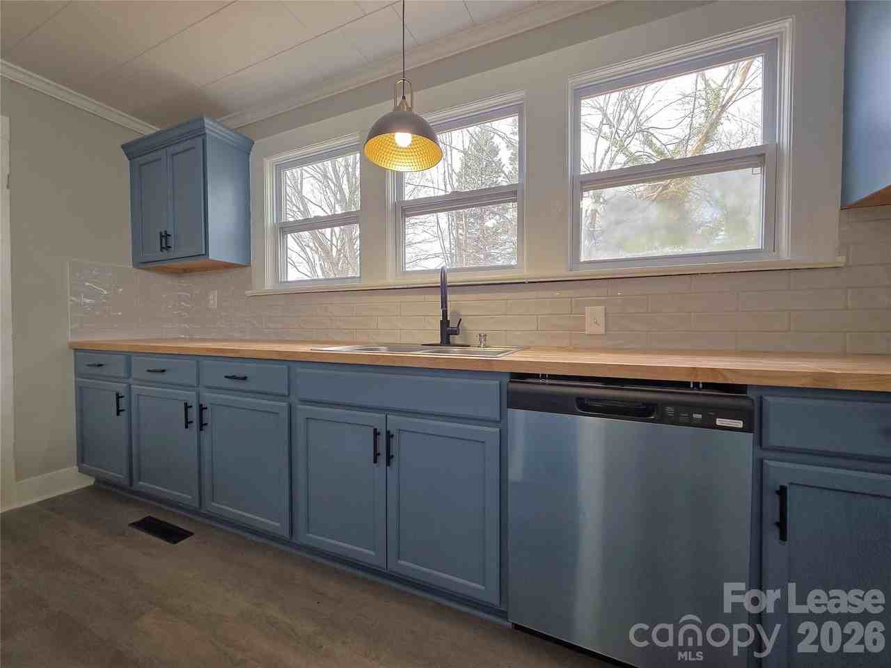 1212 N Church St - Photo 6 of 20