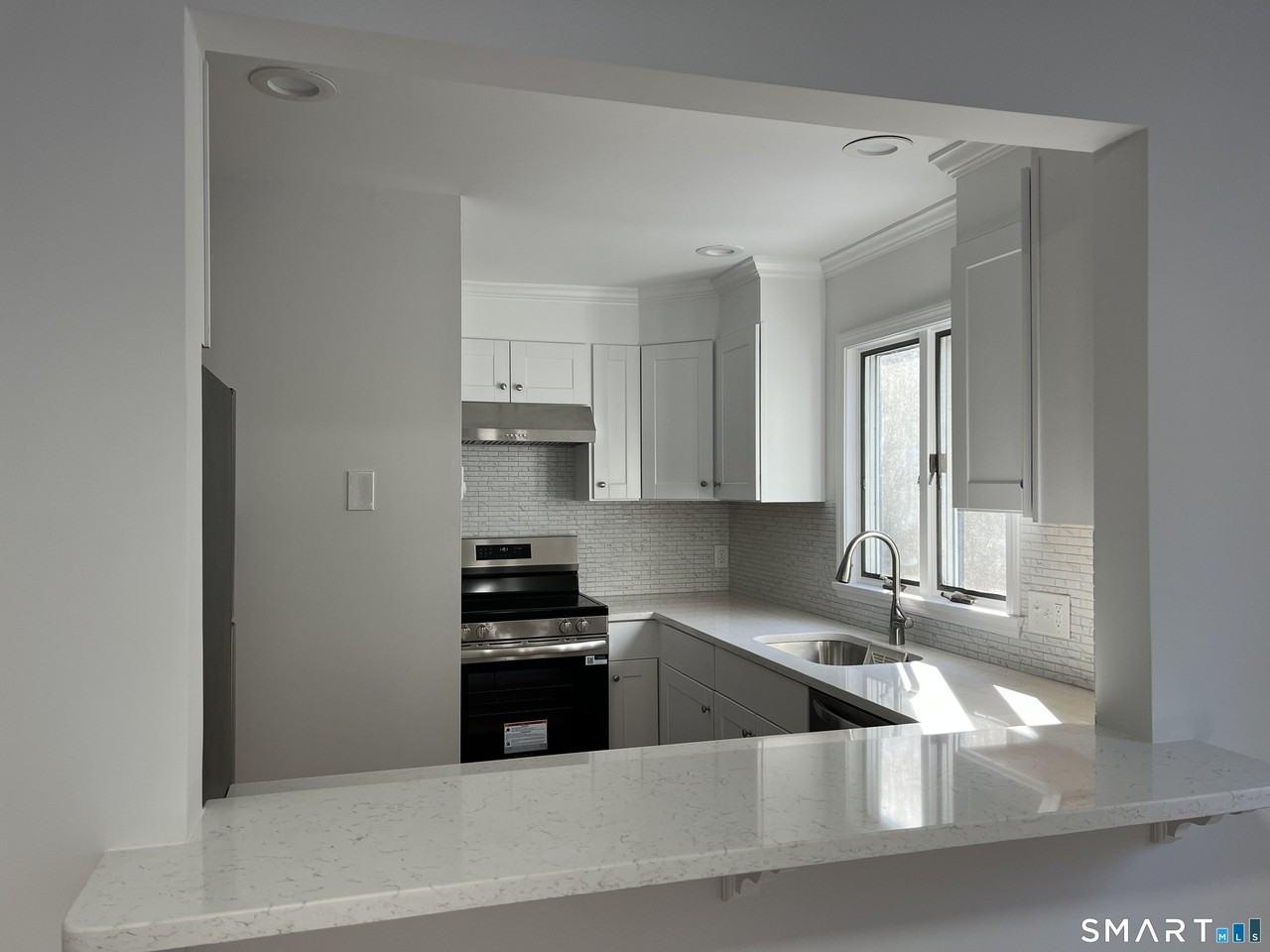 57 Dean St Unit 4 - Photo 7 of 19