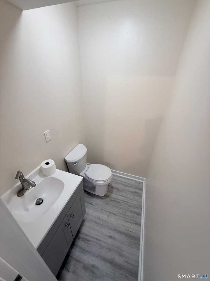 78 York St Apt 1 - Photo 4 of 16