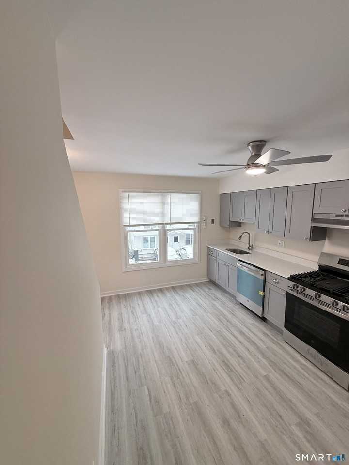78 York St Apt 1 - Photo 5 of 16