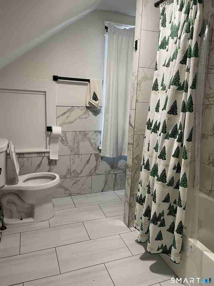 13 Crescent St Unit 3 - Photo 4 of 4