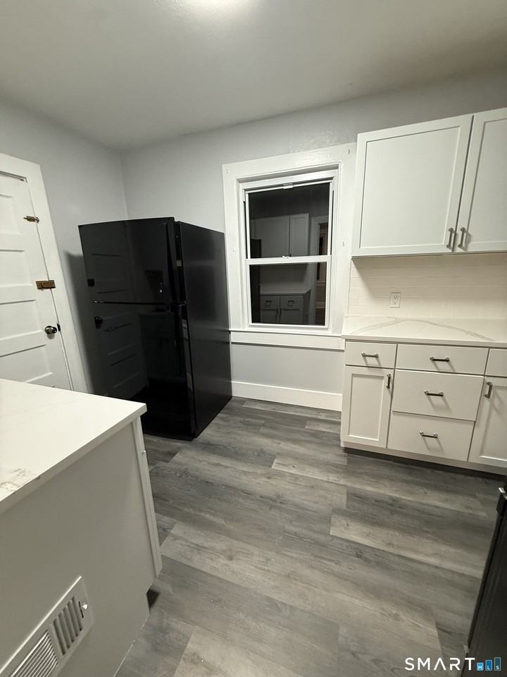 36 Carver St Unit 1 - Photo 5 of 15