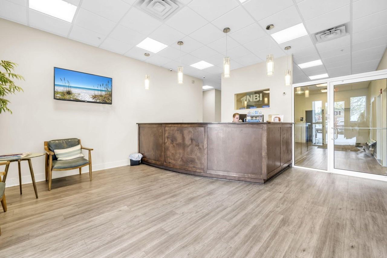 154 Brooks St Se Unit 101 - Photo 2 of 24