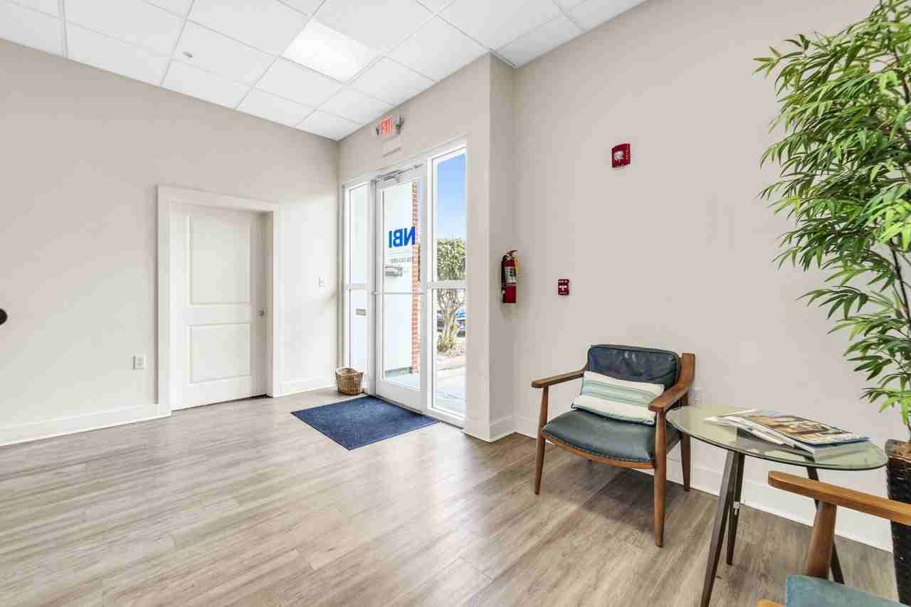 154 Brooks St Se Unit 101 - Photo 3 of 24