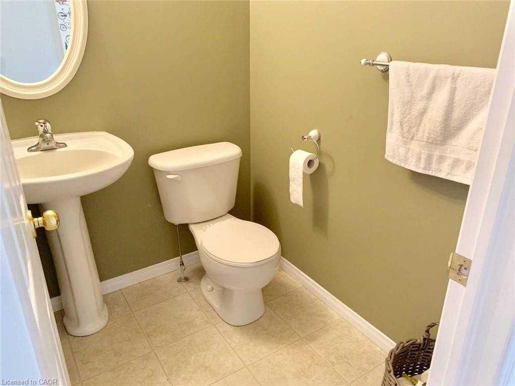 998 Creekside Dr - Photo 3 of 16