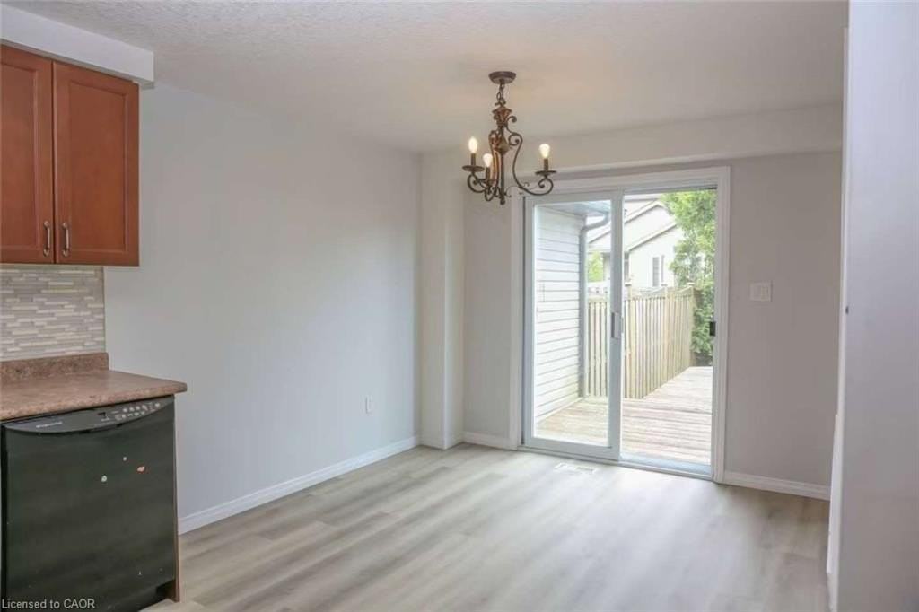 998 Creekside Dr - Photo 6 of 16