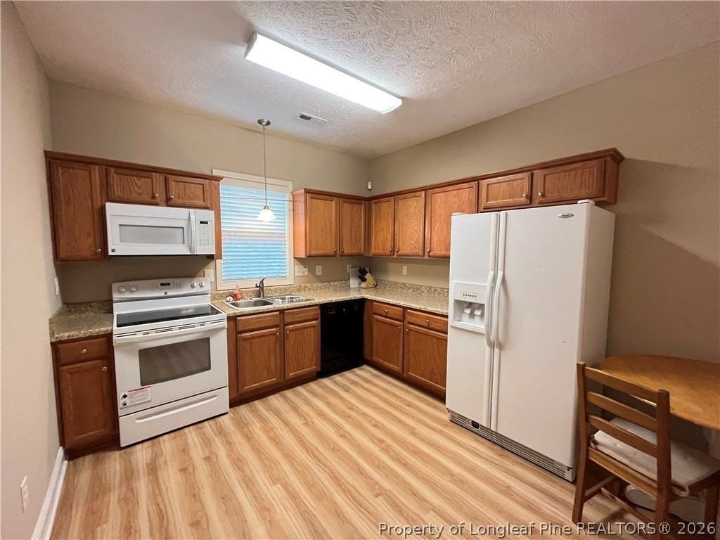 1324 Jordan St - Photo 2 of 9