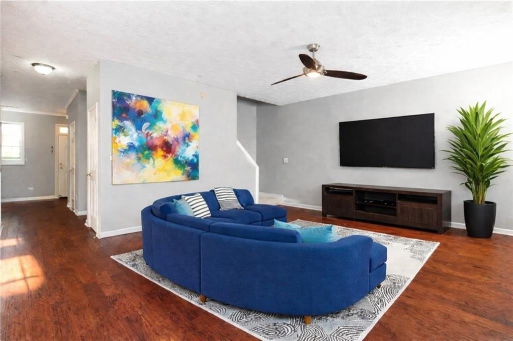 2580 Avery Park Cir - Photo 2 of 16