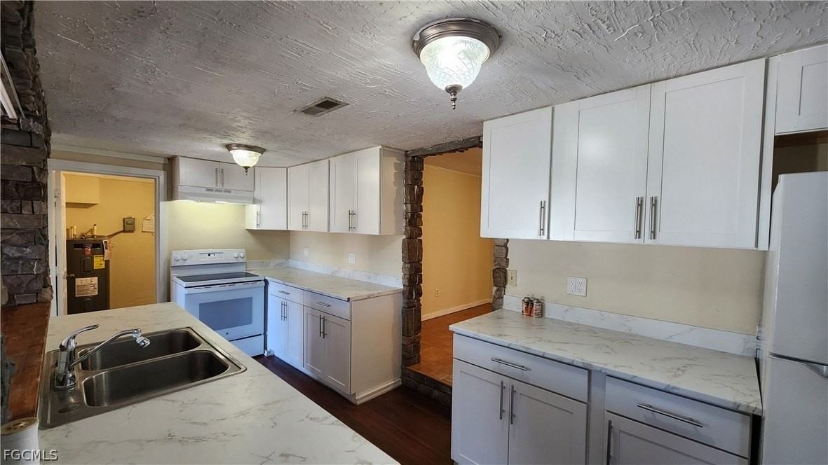 2181 Brandon St - Photo 2 of 31