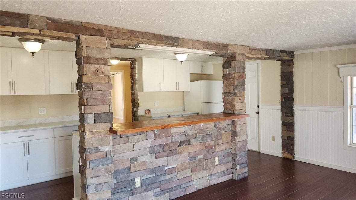 2181 Brandon St - Photo 6 of 31