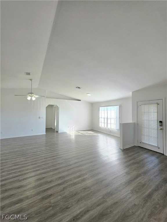 2228 Se 19th Ave - Photo 4 of 17