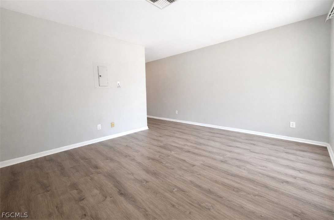 1107 Se 46th Ln Apt B - Photo 4 of 19