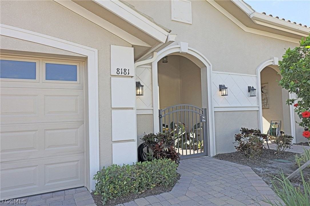 8181 Venetian Pointe Dr - Photo 3 of 33