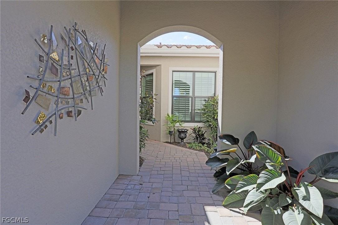 8181 Venetian Pointe Dr - Photo 4 of 33